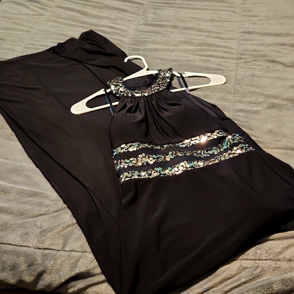 Blonde evening dress by Stacy Sklar.